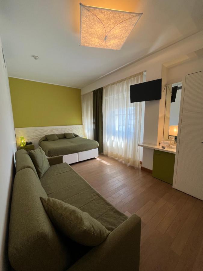 Hotel Mon Pays Riccione Exteriör bild