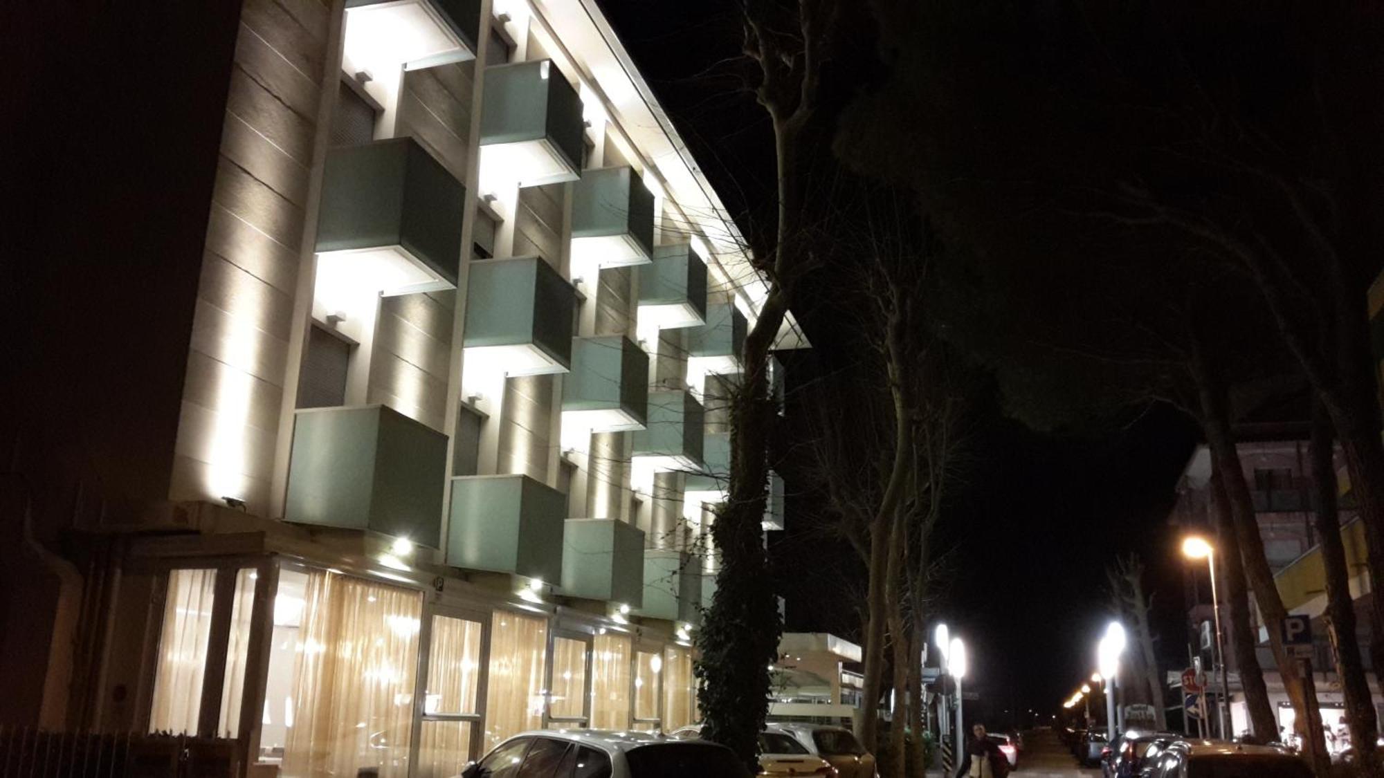 Hotel Mon Pays Riccione Exteriör bild