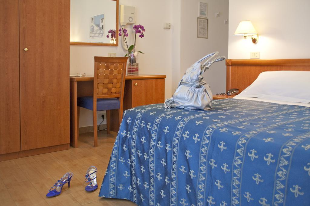 Hotel Mon Pays Riccione Rum bild